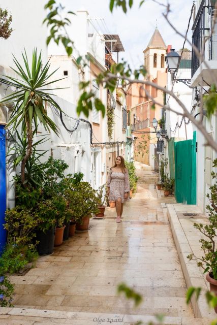 Alicante: Walking Tour Around the City With Photoshoot - Accessibility and Group Type