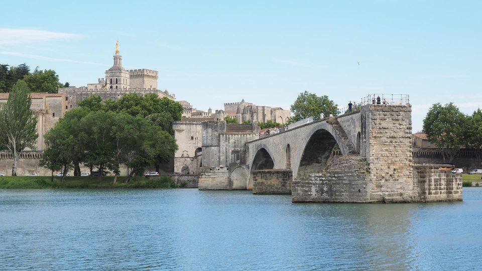 E-Scavenger Hunt: Explore Avignon at Your Own Pace - What to Expect on Tour