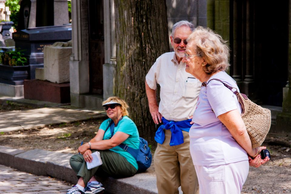 Paris: Famous Graves of Père Lachaise Small Group Tour - What to Expect on Tour