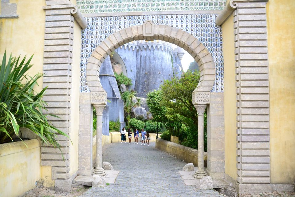 From Lisbon: Sintra, Cascais and Cabo Da Roca Coast Day Tour - Meeting Point