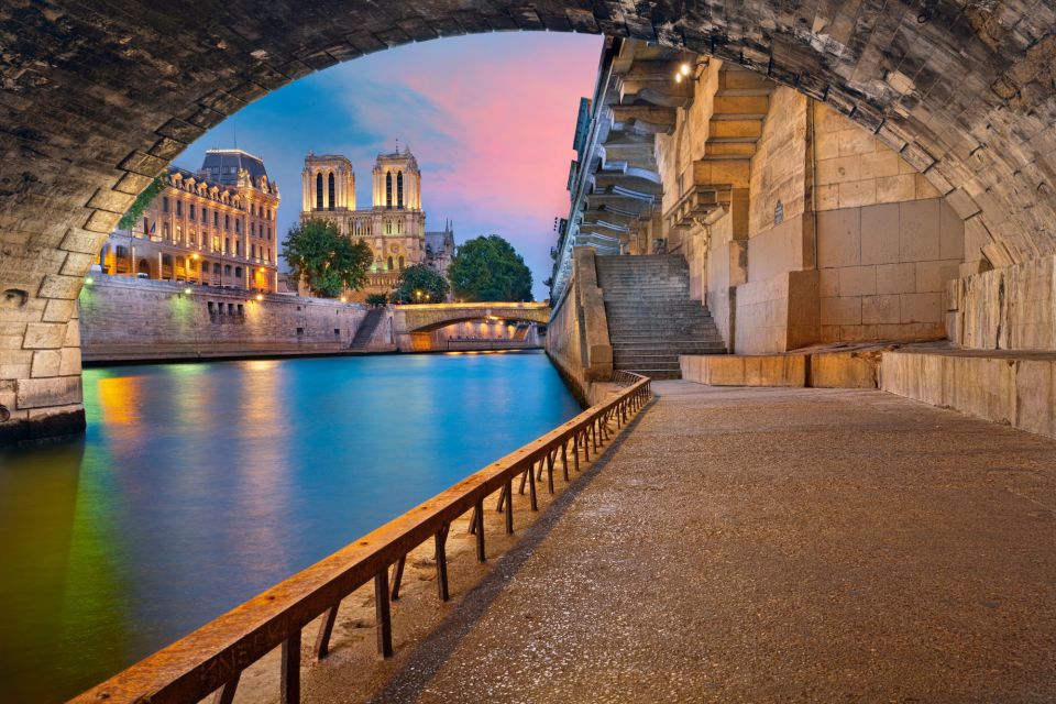 Paris: Highlights Self-Guided Scavenger Hunt and Tour - What to Expect From the Tour