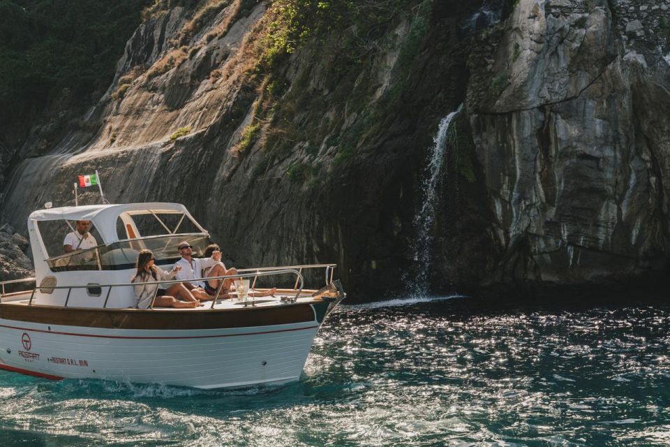 Positano: Boat Tour of Capri With Drinks and Snacks - Customer Reviews