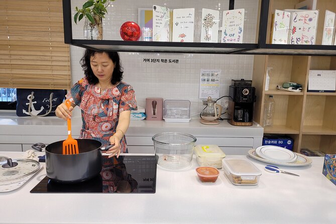 Private Tour: N.Korea Cooking Class & Talk With N.Korean Defector - Tour Operator and Accessibility