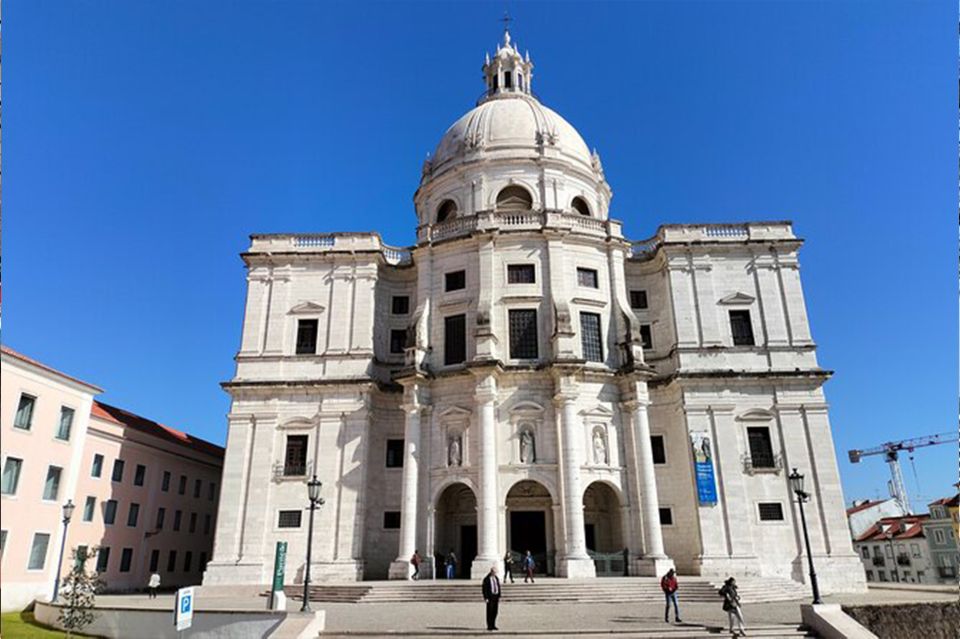 Historical Lisbon Tuktuk tour - 4 hours - Common questions