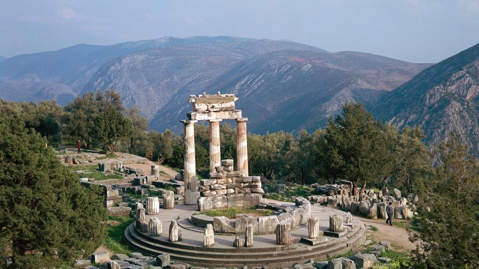 Athens to Delphi and Arachova Full Day Tour - Key Points