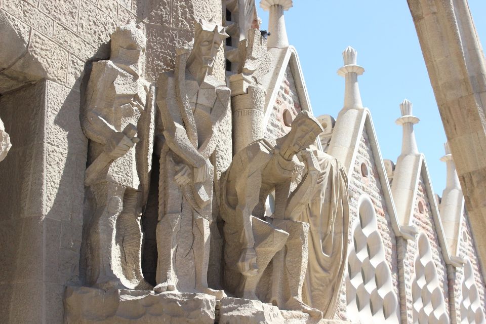 Barcelona: Sagrada Familia Private Tour - Key Points