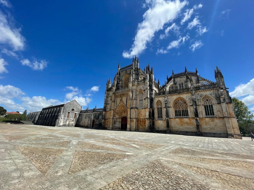 From Lisbon: Fátima, Batalha, Nazaré, and Óbidos - Key Points