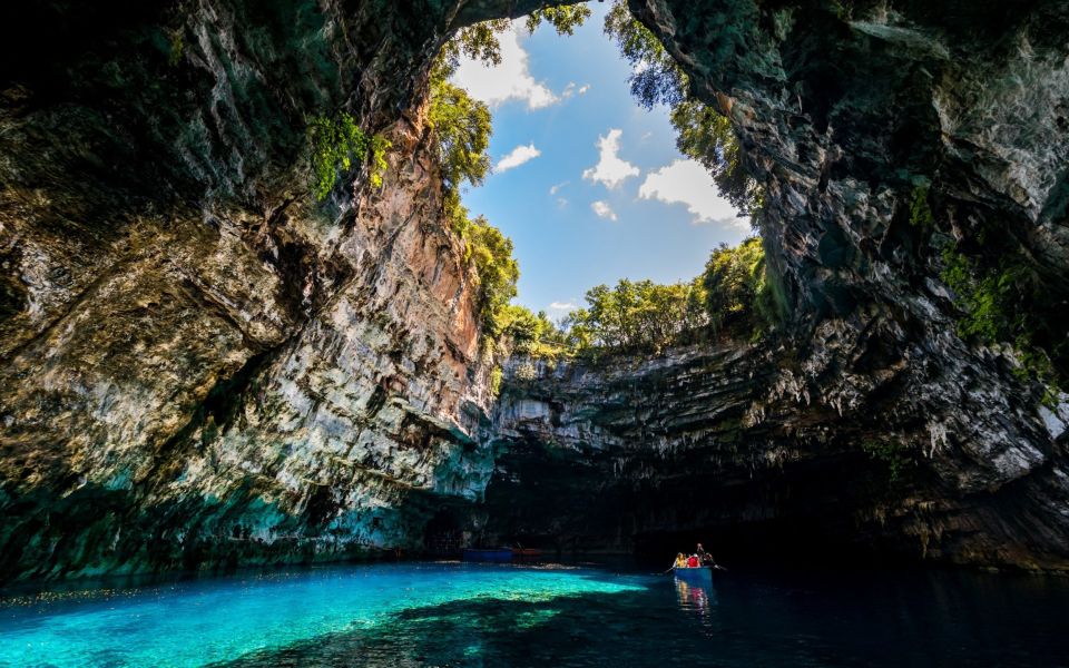 Kefalonia Highlights Robola Winery, Melissani & Fiscardo - Key Points